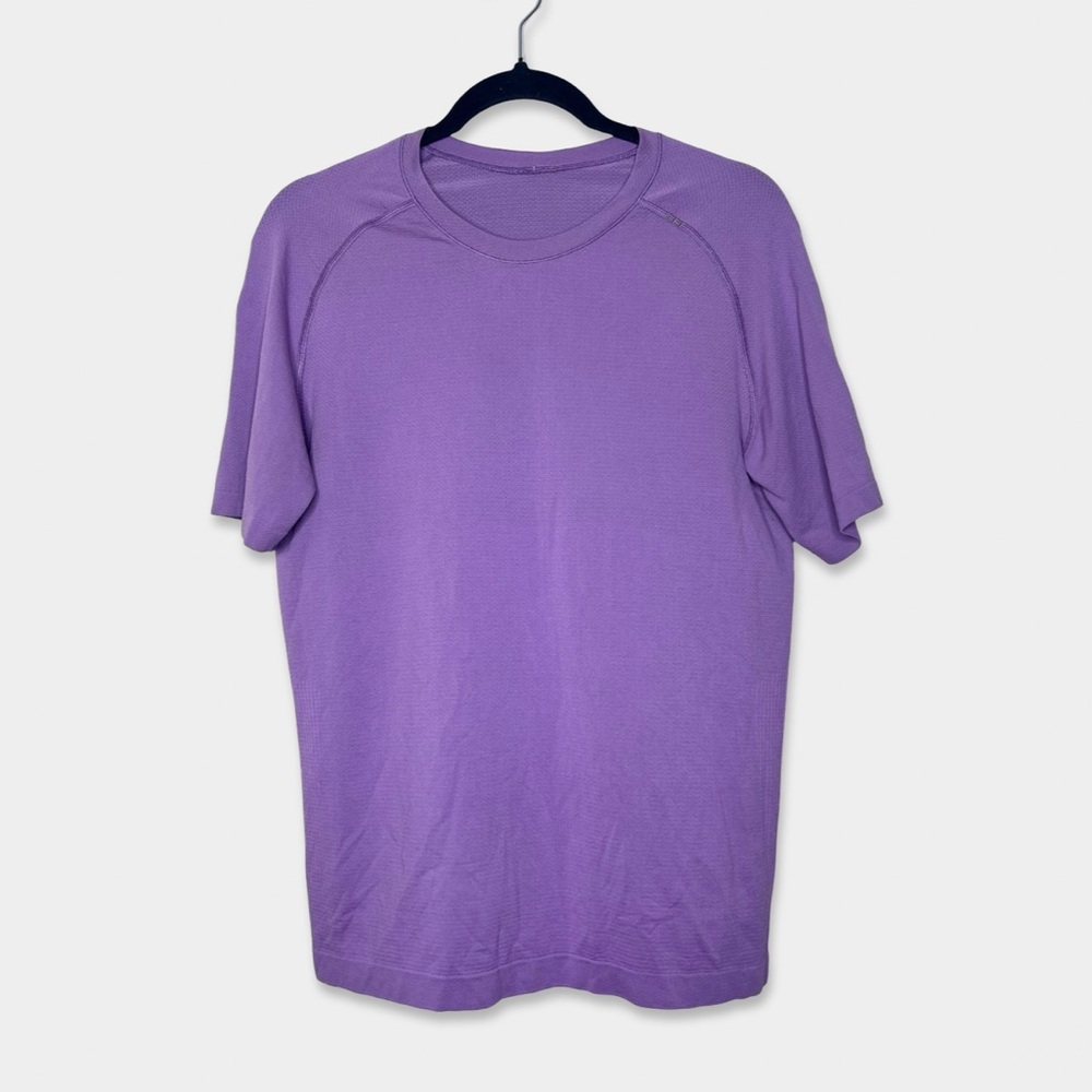 LULULEMON Men's Tee Size Small Purple Color GUC